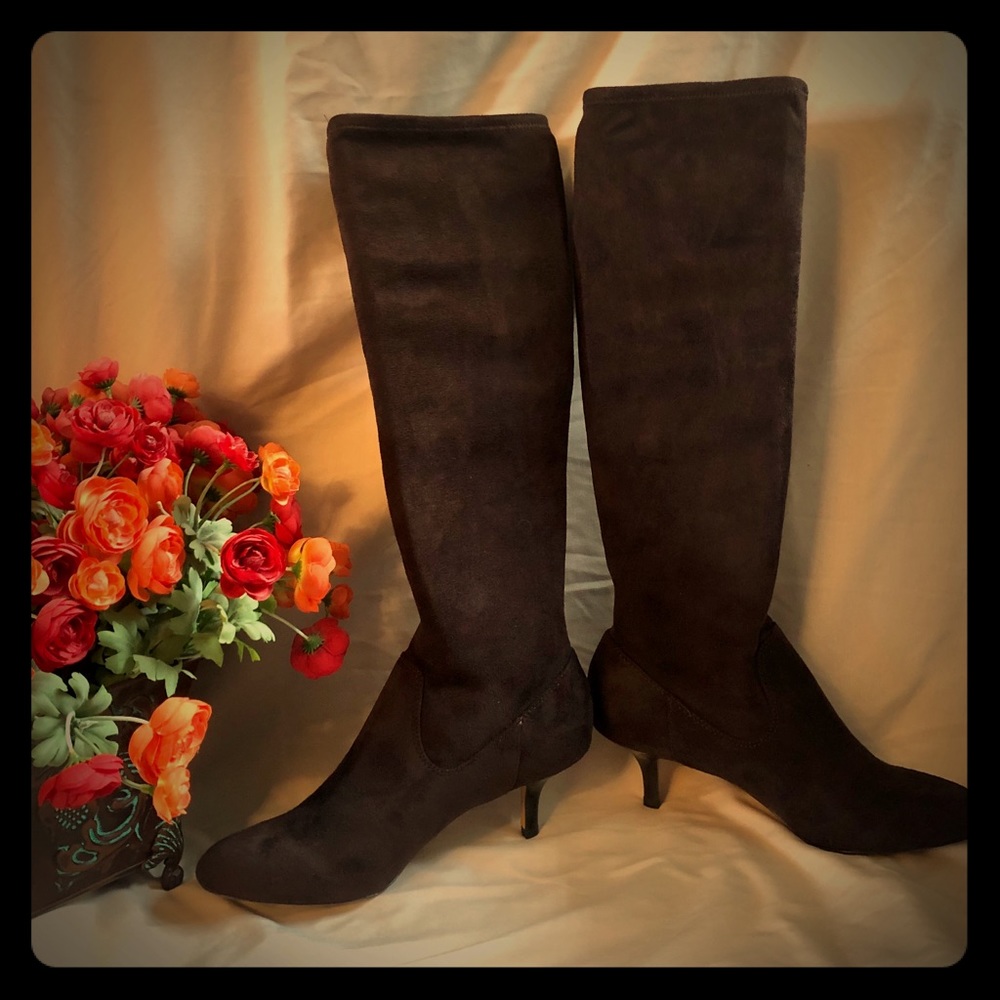 Donald J Pliner Espresso Suede Sick Boots - size 8